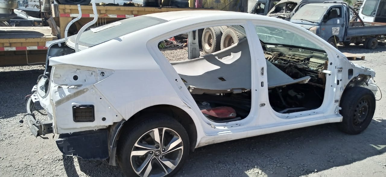  Hyundai ELANTRA 2018    EN DESARME